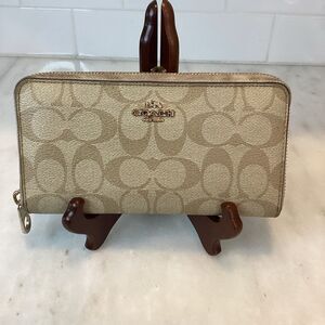 Coach Signature Continental Leather Full Zip Wallet